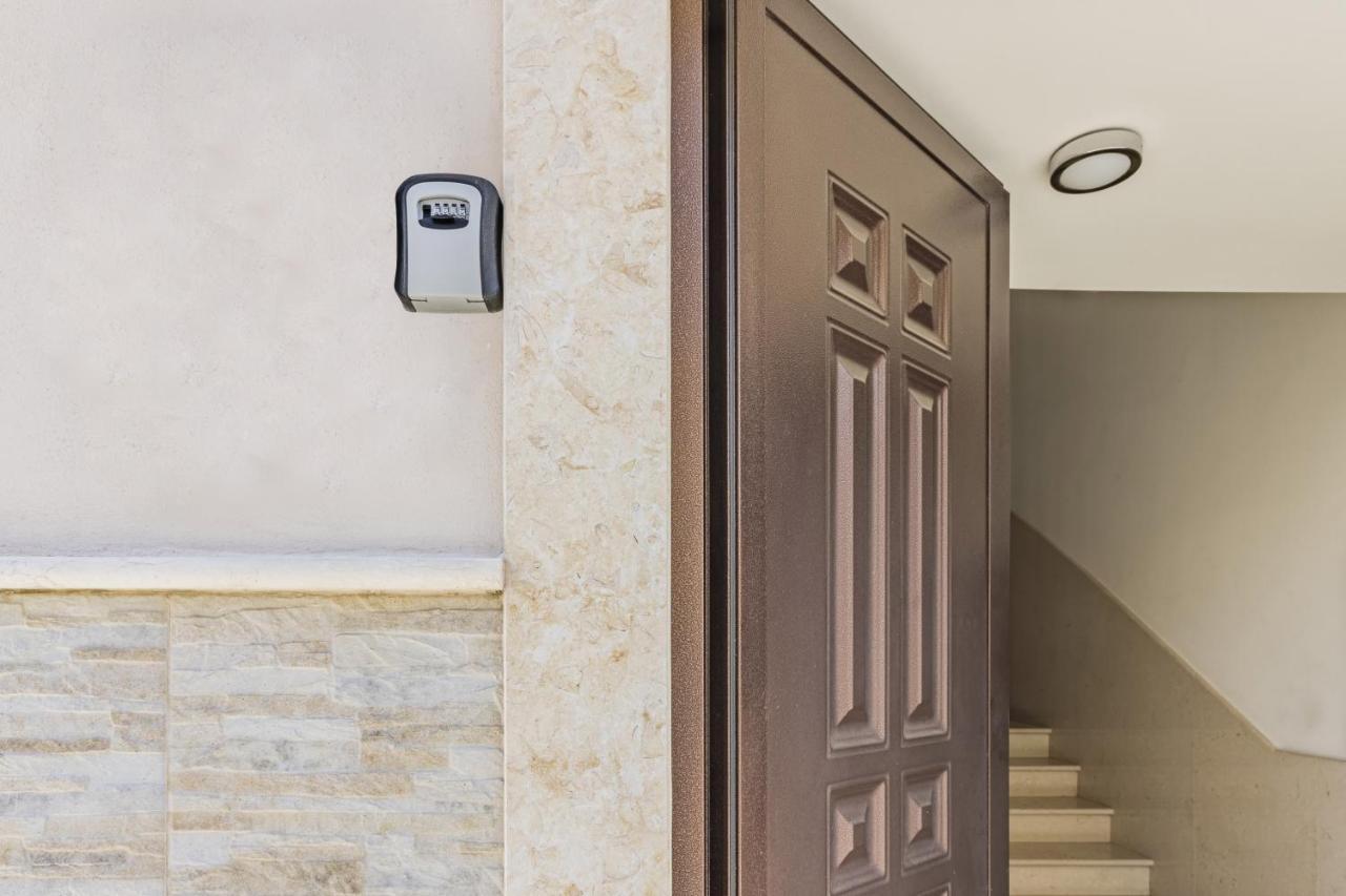 Cafiero Apartment Бари Екстериор снимка